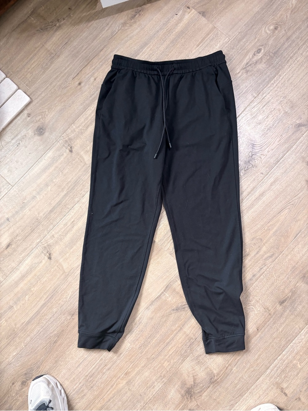 Lululemon black jogger pants with pockets size 8